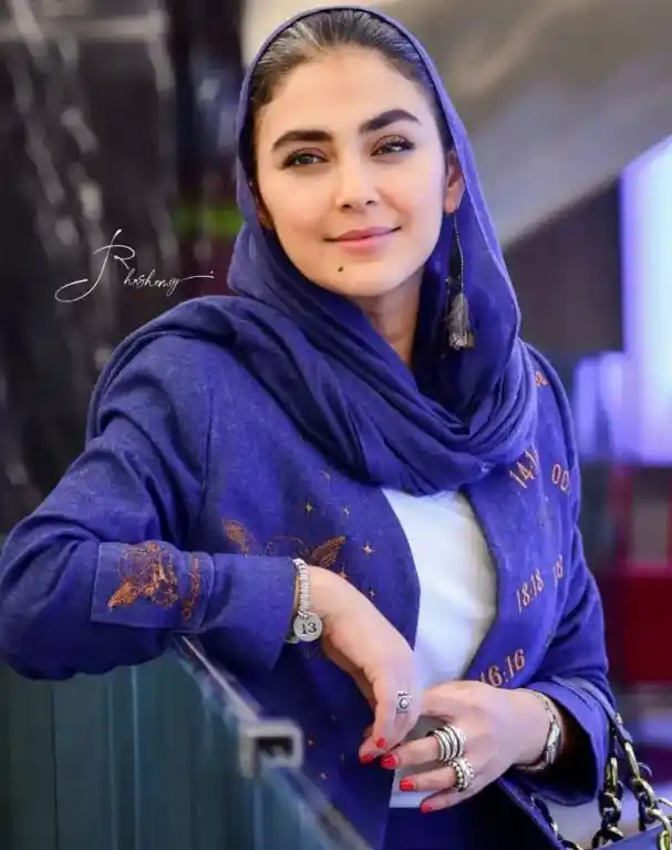 تصویر روز | عکس های جذاب از استایل پریناز ایزدیار، هدی زین العابدین و رعنا آزادی ور Screenshot 2025 07 26 155459 1