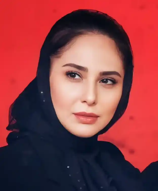 تصویر روز | عکس های جذاب از استایل پریناز ایزدیار، هدی زین العابدین و رعنا آزادی ور Screenshot 2025 07 26 155725 1