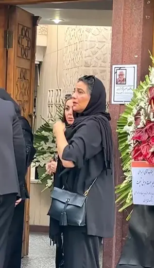 خبر روز | مراسم ختم پدر رامبد جوان با حضور چهرههای سرشناس هنری Screenshot 2025 08 09 110640