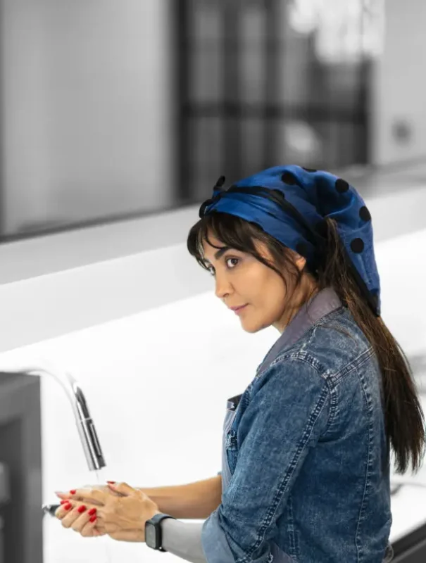 تصویر روز | استایل دیدنی و جذاب مریم معصومی با ژست متفاوت در آشپزخانه Screenshot 2025 08 27 203932 1