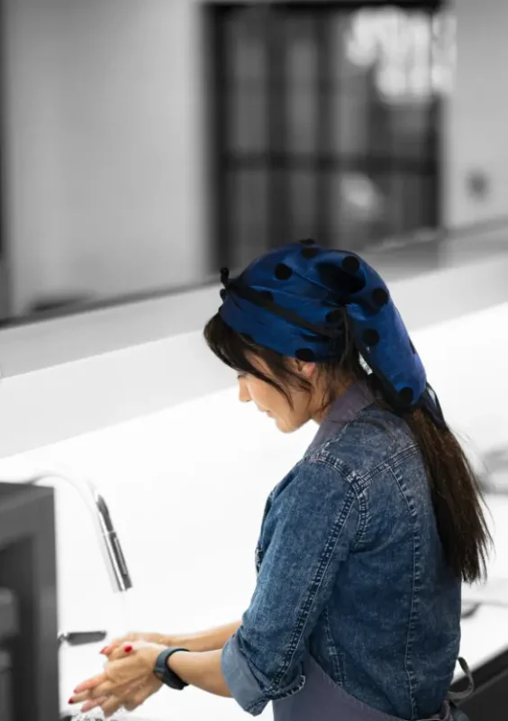 تصویر روز | استایل دیدنی و جذاب مریم معصومی با ژست متفاوت در آشپزخانه Screenshot 2025 08 27 203952