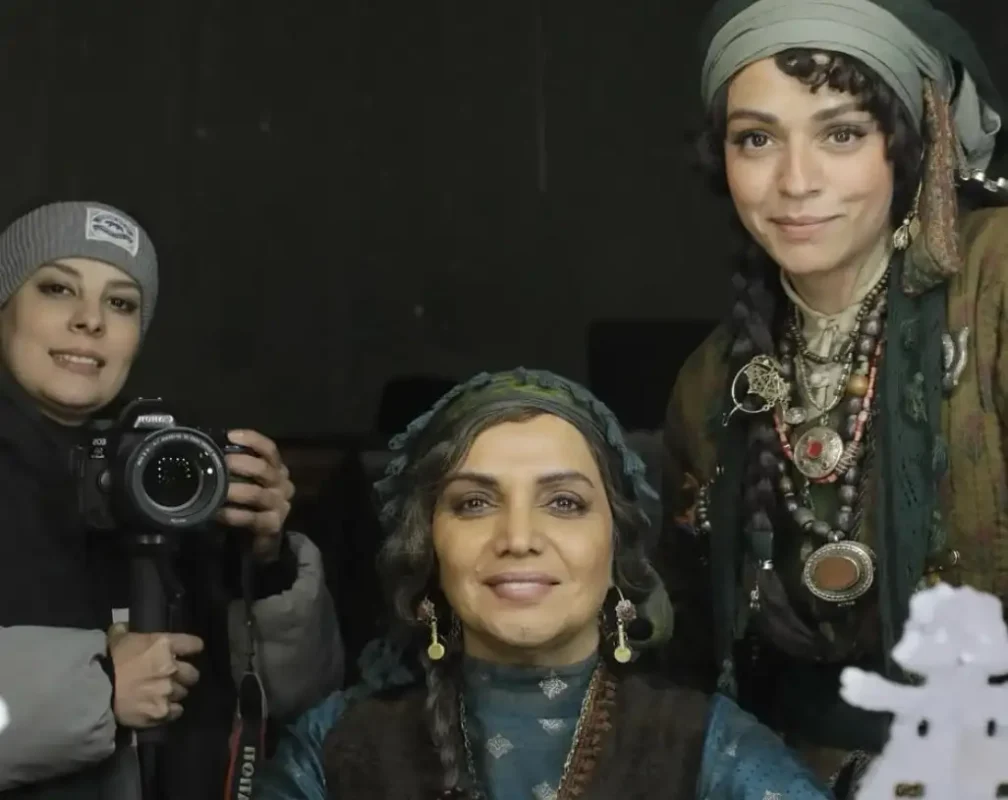 تصویر روز | پشت صحنه سریال «شکارگاه» که پخشش از فیلیمو به پایان رسید Screenshot 2025 08 30 134058 1