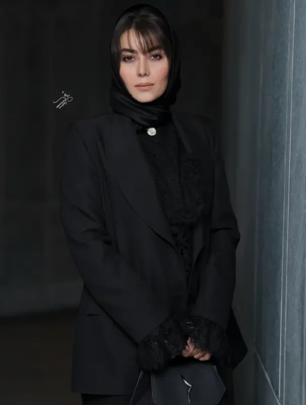 تصویر روز | استایل دیدنی و جذاب هدیه بازوند در اکران فیلم ناتوردشت Screenshot 2025 09 04 004519 1