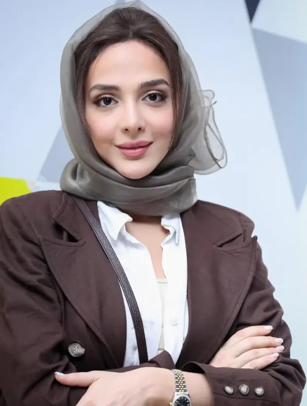 تصویر روز | استایل جذاب المیرا دهقانی در پردیس سینمایی باغ کتاب Screenshot 2025 09 06 193051