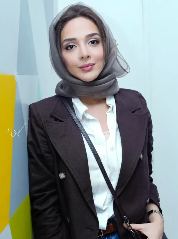 تصویر روز | استایل جذاب المیرا دهقانی در پردیس سینمایی باغ کتاب Screenshot 2025 09 06 193110