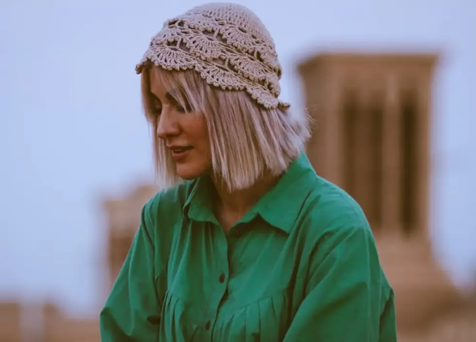 تصویر روز | ريحانه رضى با استایل جذاب در شهر زیبای یزد Screenshot 2025 09 11 014527 1