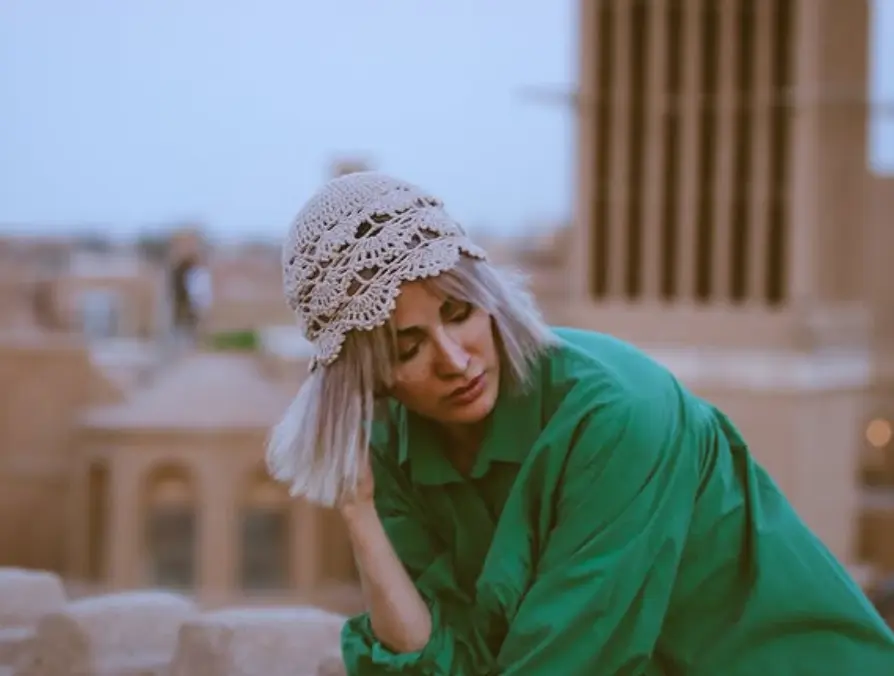 تصویر روز | ريحانه رضى با استایل جذاب در شهر زیبای یزد Screenshot 2025 09 11 015031 1