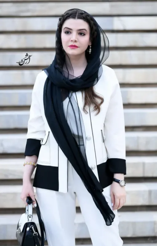 تصویر روز | چهره دیدنی و پوشش شیک آوا دارویت Screenshot 2025 09 13 135623 1