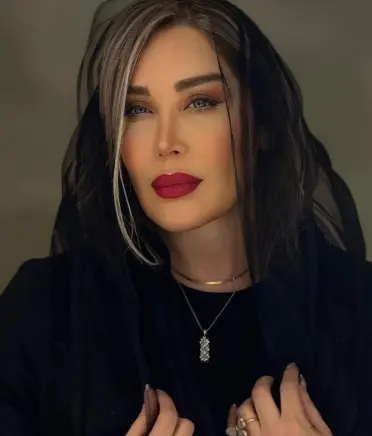 تصویر روز | استایل و مدلینگ شیک سارا منجزی Screenshot 2025 09 16 174906 1