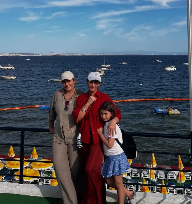 تصویر روز | فریبا نادری و نرگس محمدی در خارج کشور کنار سواحلی زیبا Screenshot 2025 09 20 185226 1