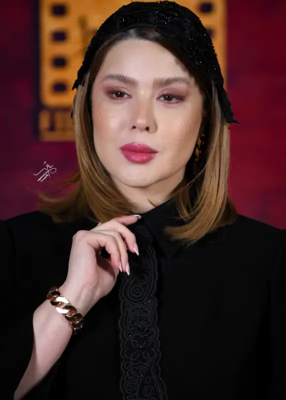 تصویر روز | ویدا جوان و دیبا زاهدی با استایل شیک و دیدنی Screenshot 2025 09 27 170736