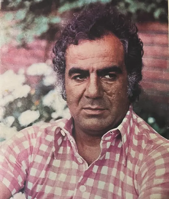 تصویر روز | گریههای ناصر ملکمطیعی در روز درگذشت محمدعلی فردین در سال ۷۹ Screenshot 2025 10 09 151851