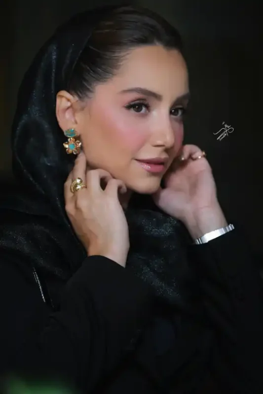 تصویر روز | نازنین بیاتی و استایل جدید و دیدنیش Screenshot 2025 10 12 184408