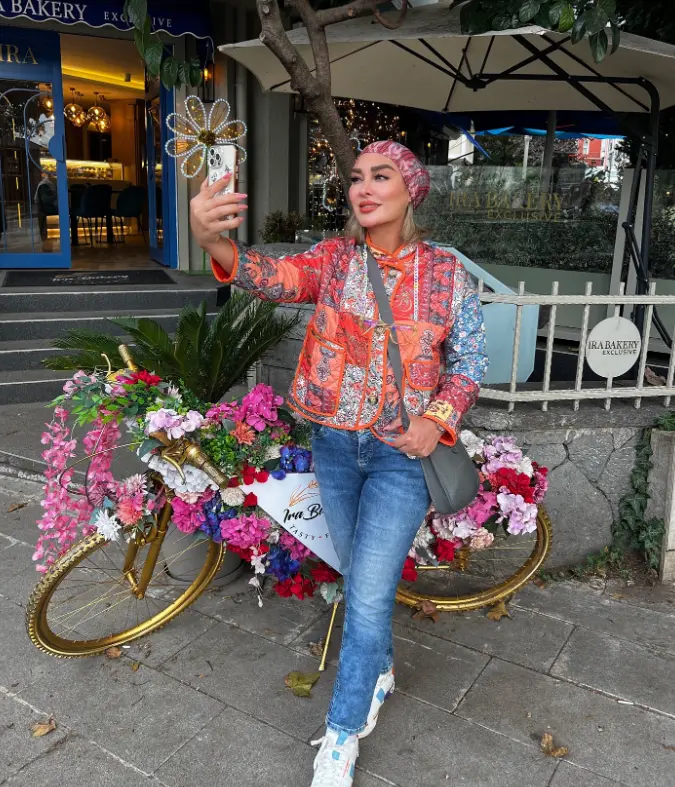 تصویر روز | ژست جذاب و دیدنی الهام حمیدی کنار دوچرخه زیبا Screenshot 2025 10 19 161432 1