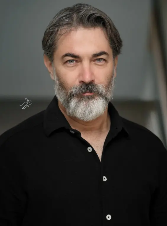 تصویر روز | چهره دیدنی و جذاب پیمان معادی و پارسا پیروزفر؛ مراسم رونمایی از کتاب Screenshot 2025 11 13 192216