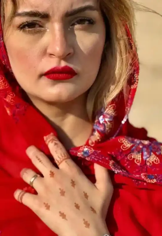 تصویر روز | شتر سواری «نیلوفر پارسا» بیتا سریال آوای باران Screenshot 2025 11 16 194050