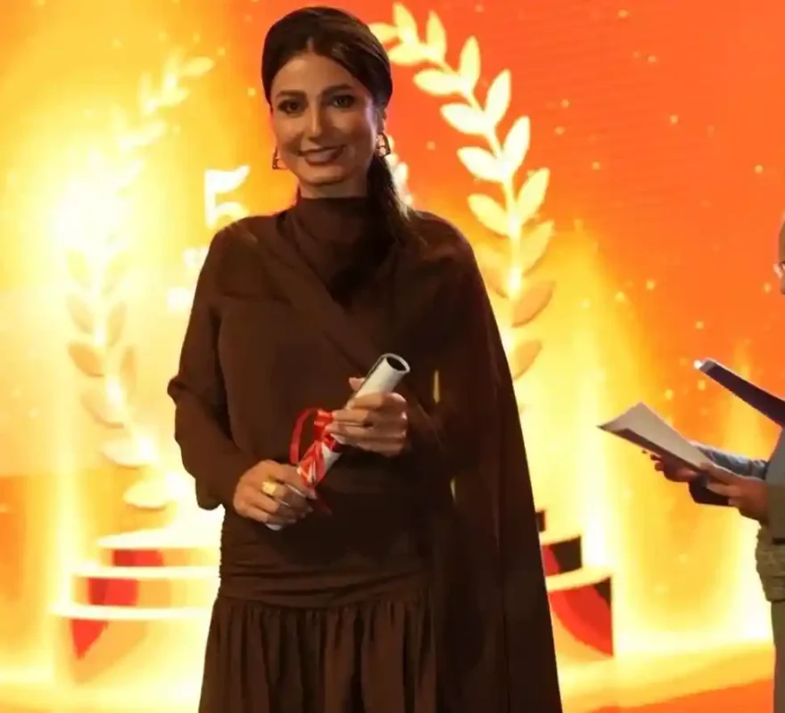 خبر روز | ۳ بازیگر زن ایرانی در عراق؛ سمیرا حسن پور، فریبا نادری و نرگس محمدی Screenshot 2025 11 16 225900