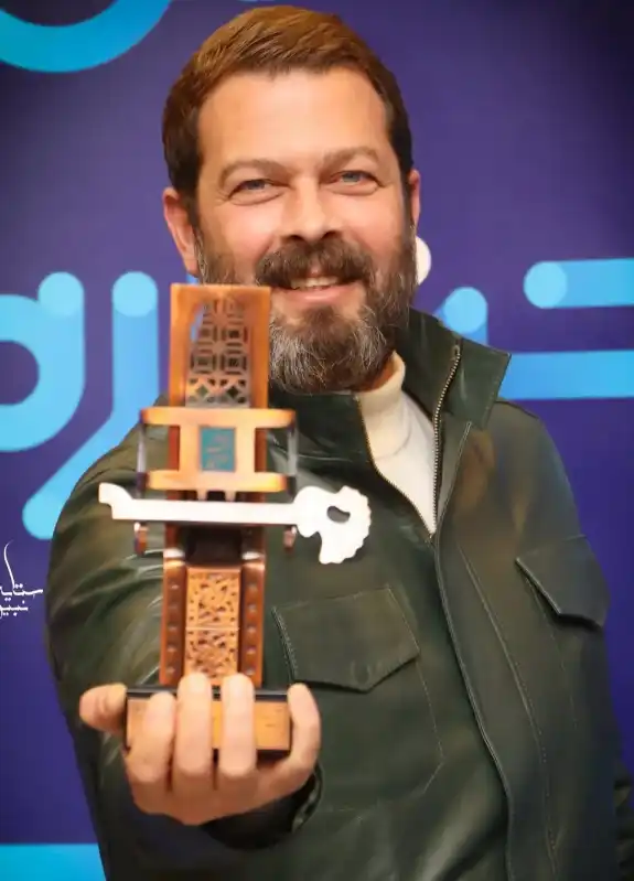 عکس هنرمندان در رويداد ملى جايزه امير ساعاتى پيش در تالار وحدت Screenshot 2025 11 26 132927