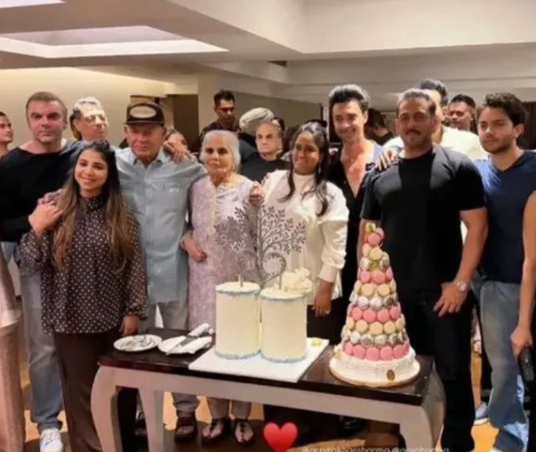 محبوبیت سلمانخان در میان مردم در جشن تولدش با کیک جذاب Screenshot 2025 11 30 152341 1