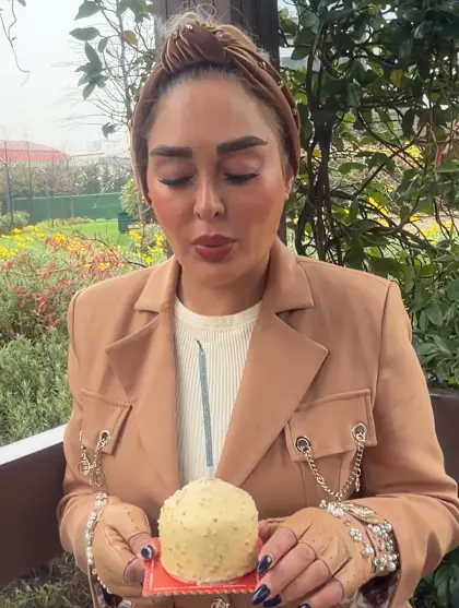 تصویر روز | الهام حمیدی در تولد 48 سالگی خود از چهره خود رونمای کرد Screenshot 2025 11 30 161821