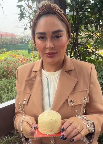 تصویر روز | الهام حمیدی در تولد 48 سالگی خود از چهره خود رونمای کرد Screenshot 2025 11 30 161827