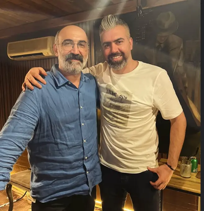 عکس جدید احمد تیموری بازیکن خفن برنامه گل یا پوچ در کنار هادی حجازیفر Screenshot 2025 12 05 212814