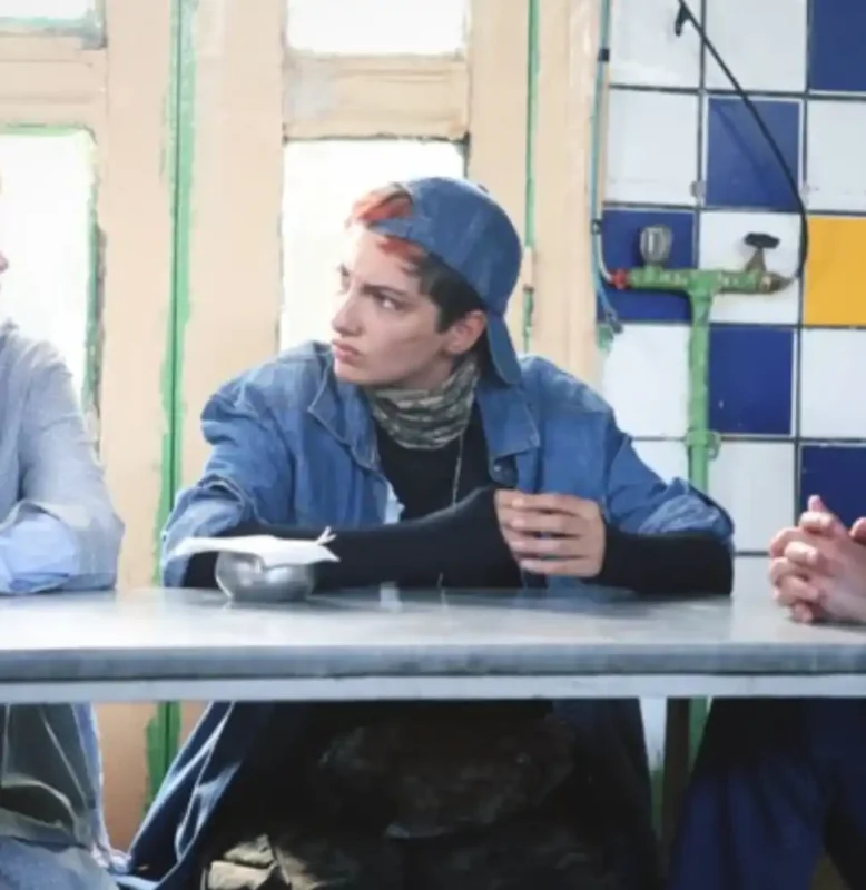 استایل پسرانه محیا دهقانی که مانع توقیفش ماند؟ Screenshot 2025 12 07 200754