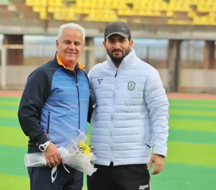 تصویر روز | بیوگرافی، عکس های شخصی و زندگی خصوصی فرشاد پیوس بازیکن سابق پرسپولیس Screenshot 2026 01 01 171408 1