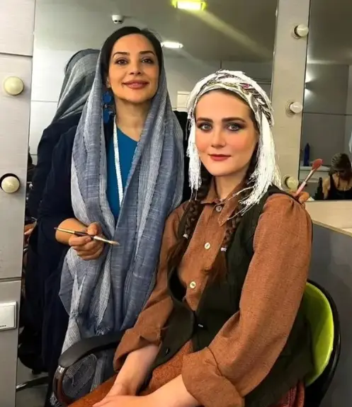 سفر به گذشته| چهرۀ «بانو» (سریال سوجان) در اتاق گریم «دایرۀ گچی قفقازی» Screenshot 2026 02 13 142021