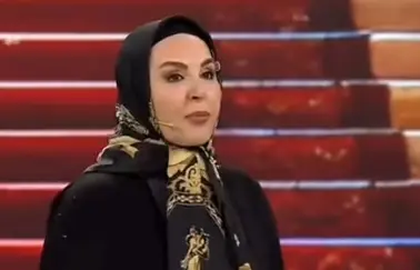 روایت «آزیتا ترکاشوند» بازیگر سینما و تلویزیون از فضای پر زرق و برق زندگی سلبریتی ها در برنامه محفل Screenshot 2026 02 23 213518