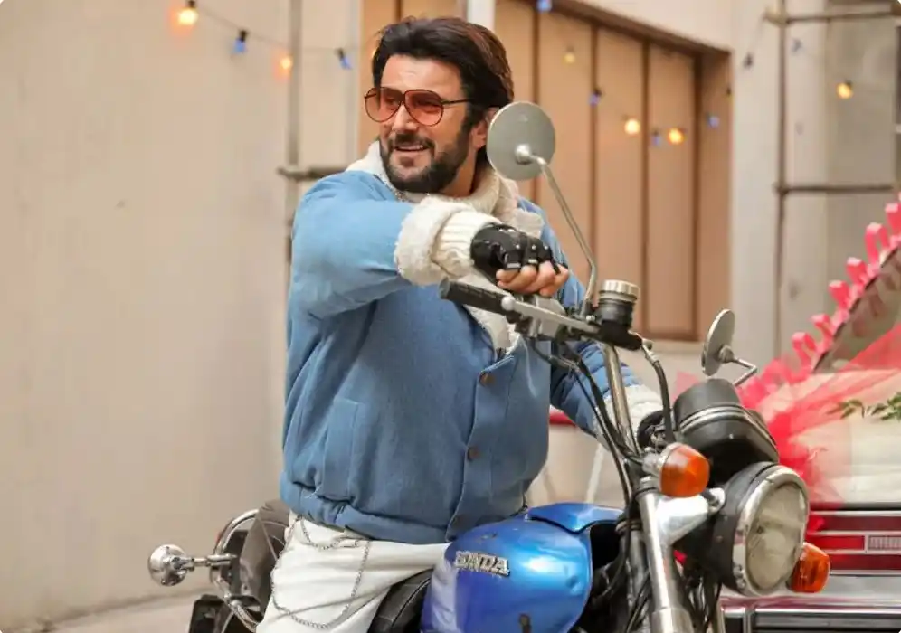 بررسی و نقد فیلم آقای زالو رویش جوانههای امید از دل ابتذال Screenshot 562