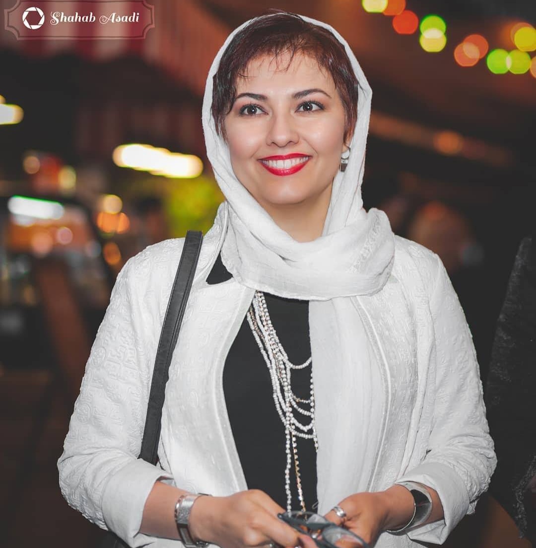 تاریخ وبگردی | زیبایی دیدنی «نرگس» دختر "آقا ماشاالله" بازیگر سریال خانه به دوش