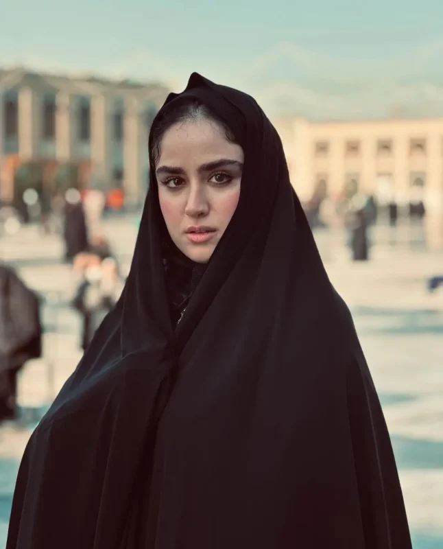 خبر روز | حضور هانیه غلامی با چادر در حرم امام رضا (ع) Screenshot ۲۰۲۴۱۱۰۱ ۱۷۲۷۵۴ Instagram