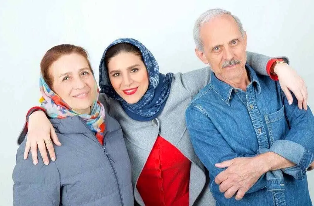 تصویر روز | سحر دولتشاهی پدر زن و مادر زن سابق همایون شجریان را دیده اید TMhqPHp1FRve 1