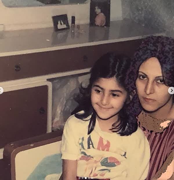 عکس آزاده صمدی و مادرش