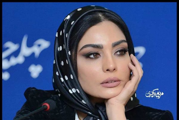 عکس جدید صحرا اسدالهی با یک استایل آبی جذاب