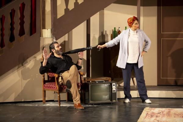 نمایش جنون محض