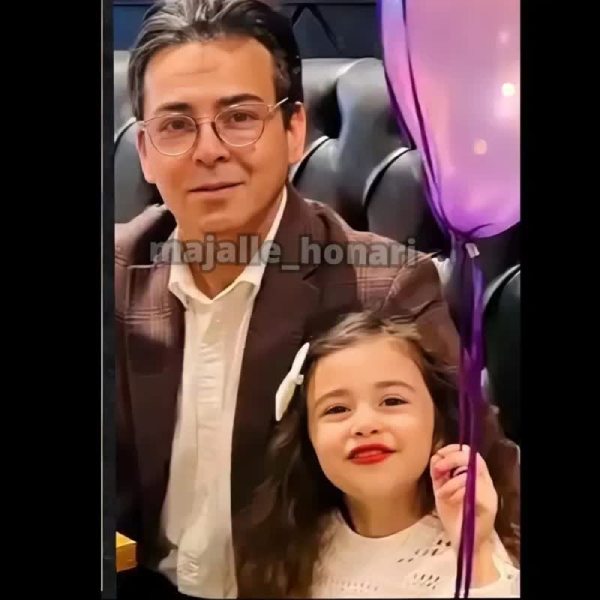 تصویر روز | علی منصوری بازیگر سریال خط قرمز کنار دخترش علی منصوری بازیگر