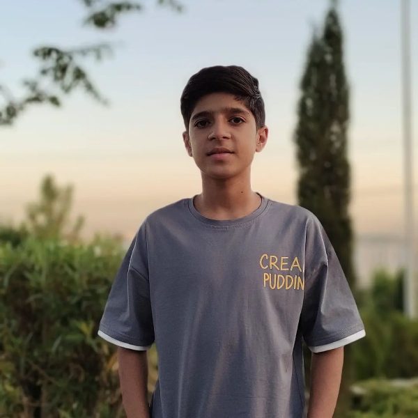 تصویر روز | «امیررضا فرامرزی» بازیگر کودکی «دارا حیایی» هاشم در سریال از سرنوشت عکس جدید امیررضا فرامرزی