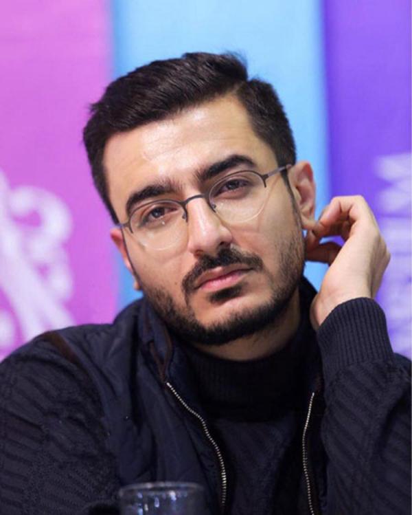 بازیگر شبی که ماه کامل شد