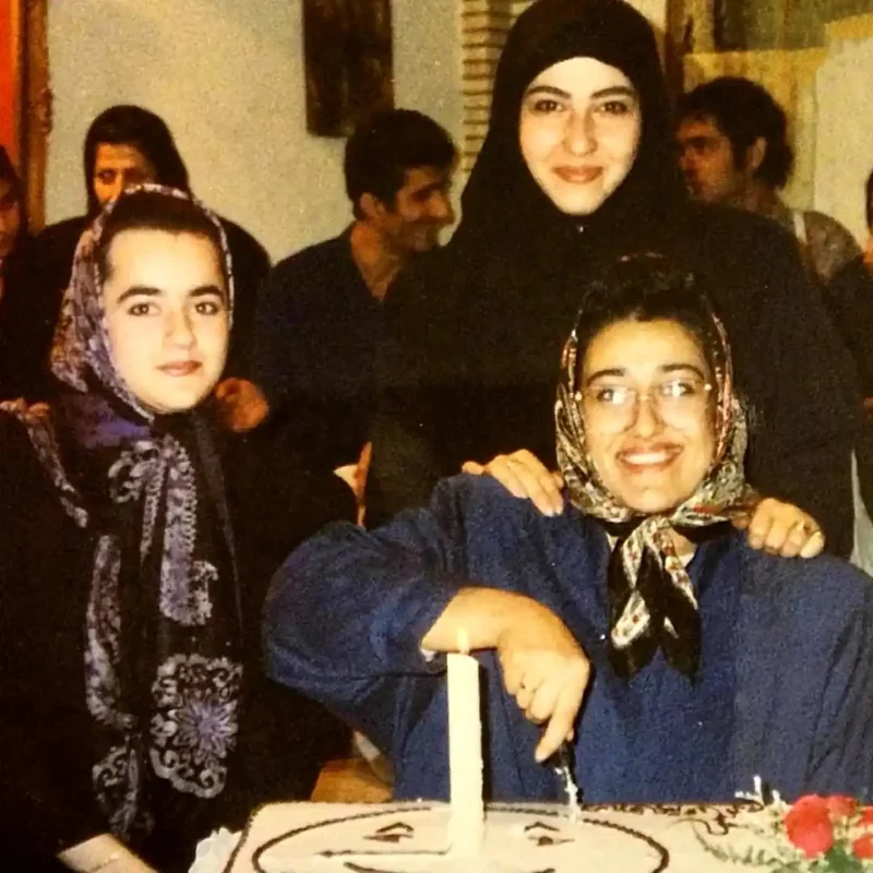 خبر روز | عکس قدیمی نعیمه نظام دوست، فاطمه هاشمی و معصومه کریمی در جوانی دهه 70 artistspix 1747589172 3635363926179585077 50837516805 11zon 1