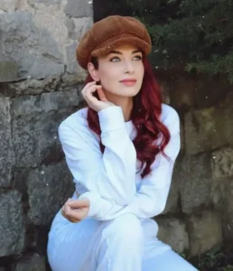 aslihanguner 1 688x800 1