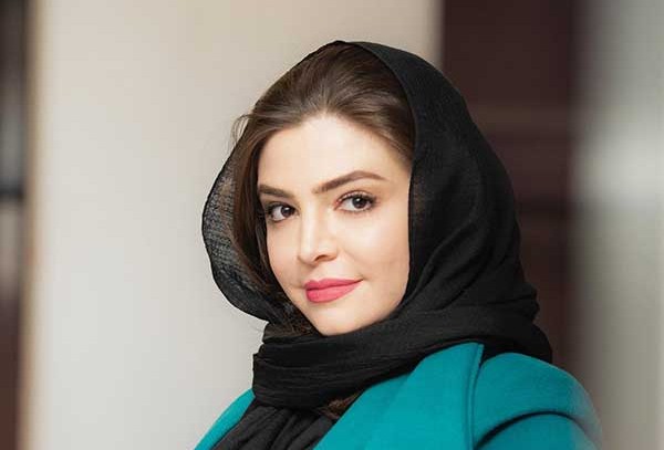 آوا دارویت و مادرش