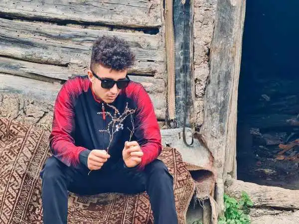 چهره روز | استایل جدید بازیگر نوجوان فیلم «ابد و یک روز» مهدی قربانی 2 bazigare nojavane abado yek ruz 5