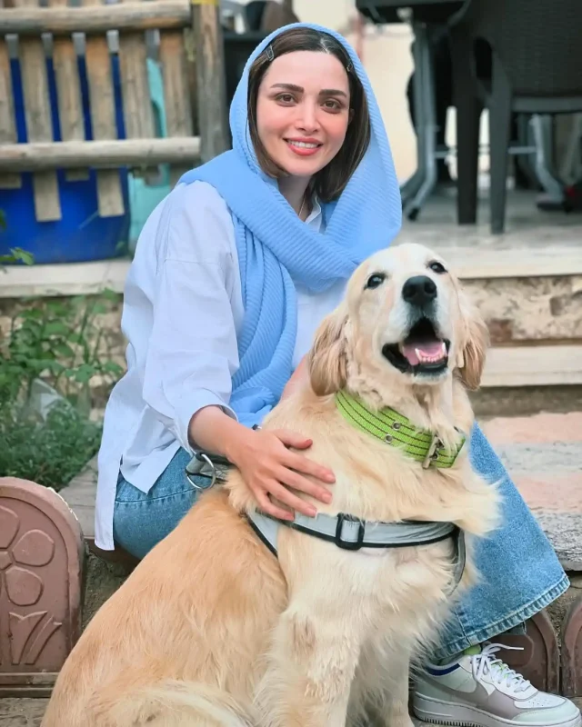 تصویر روز | بهنوش طباطبایی در کنار یک حیوان غول پیکر behnoushtabatabai 1729604995 3484501717496709403 540559218