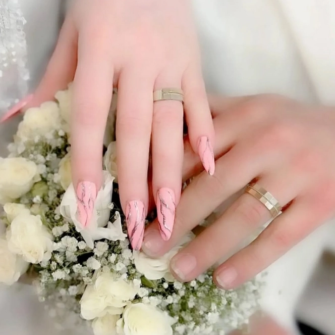 خبر روز | عکس آقای مجری معروف بعد از فوت همسرش دوباره زن گرفت bf027377 1
