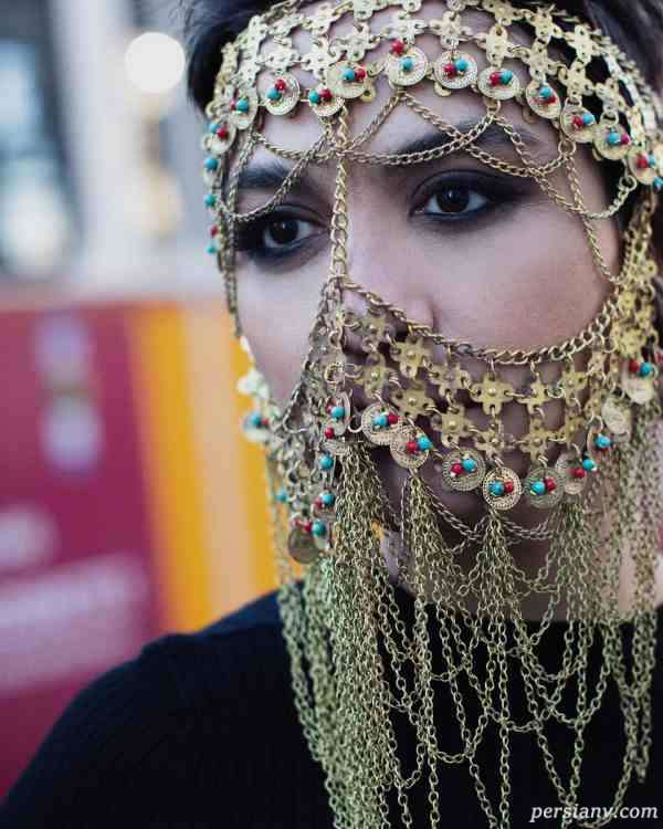 تصویر روز | چهره متفاوت مارال فرجاد با نقابی که بر چهره دارد چهره متفاوت مارال فرجاد