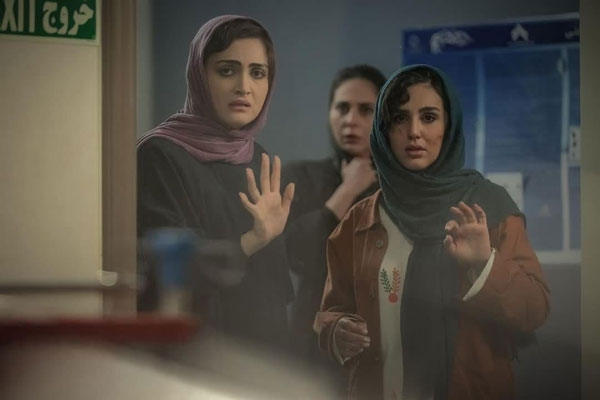 تصویر روز | نگار نیکدل بازیگر زخم کاری در خانه هنرمندان قابی از بازی الناز و نگار بازیگران سریال زخم کاری 2