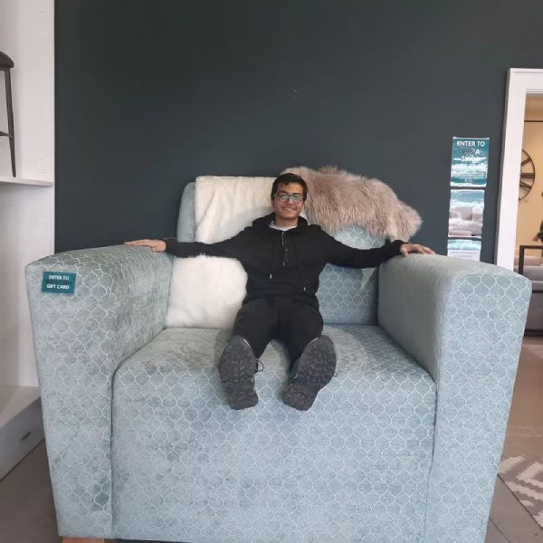 تصویر روز | یونا تدین بازیگر خردسال بچه مهندس بازیگر یونا تدین