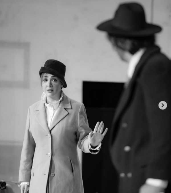 تصویر روز | پوشش المیرا دهقانی به سبک زنان قدیمی عکس از المیرا دهقانی